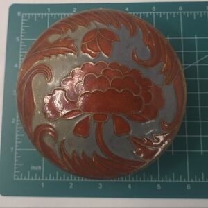 Elegant Red and Gray Jewelry Organizer